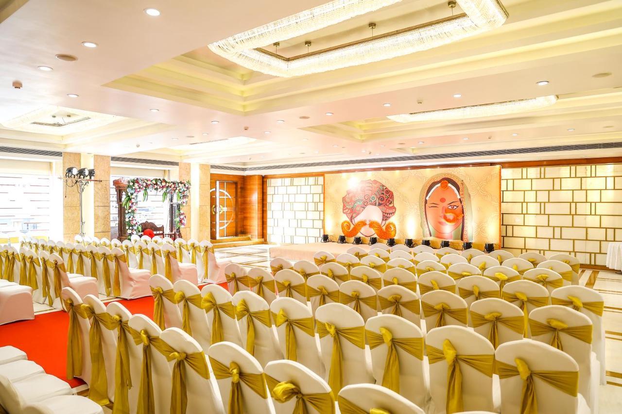 Krishna Palace Hotel Mumbai Exteriör bild