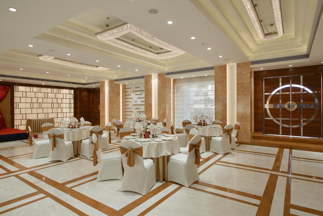 Krishna Palace Hotel Mumbai Exteriör bild