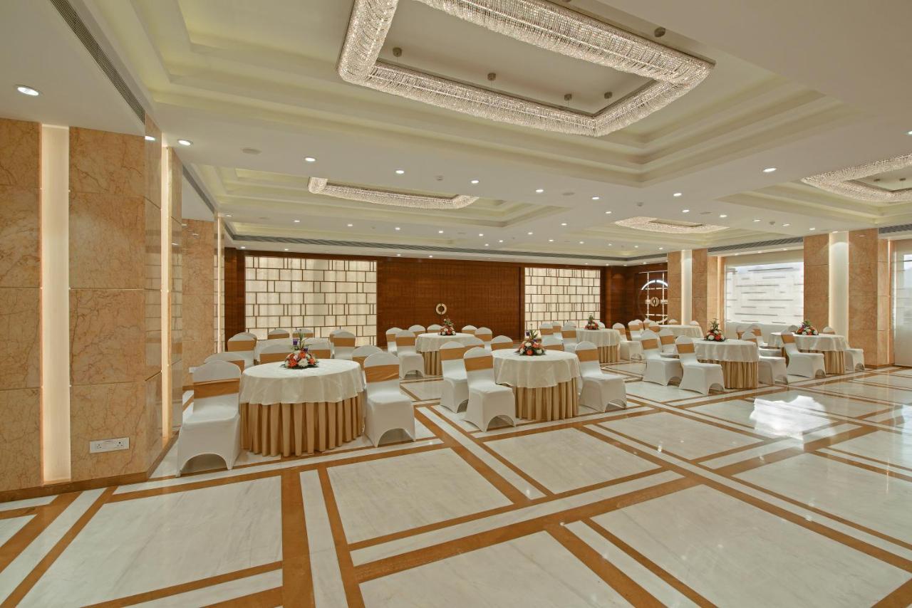 Krishna Palace Hotel Mumbai Exteriör bild
