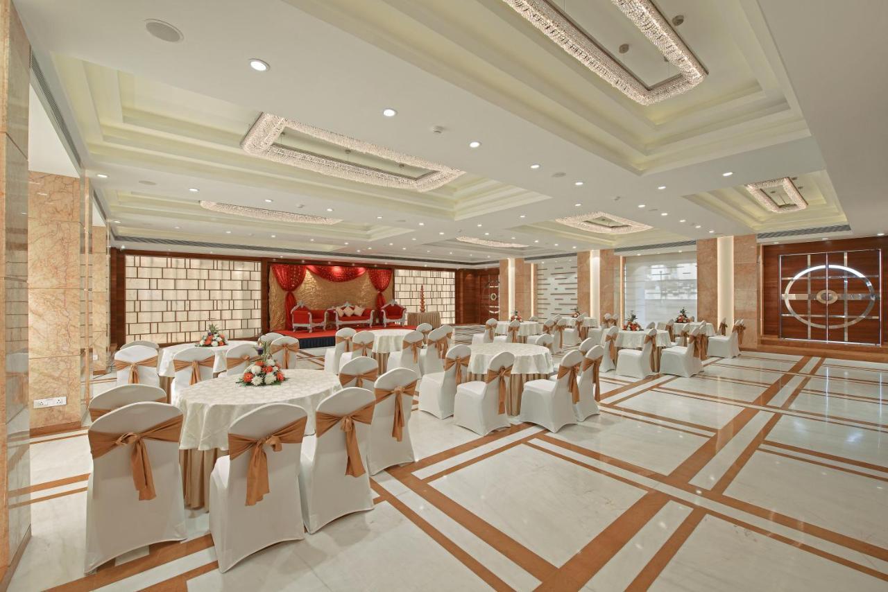 Krishna Palace Hotel Mumbai Exteriör bild