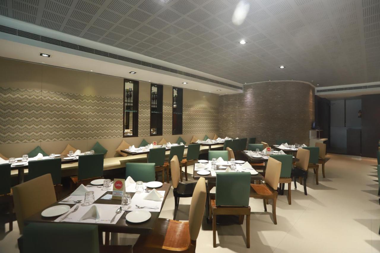 Krishna Palace Hotel Mumbai Exteriör bild